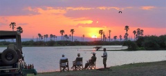 Roho Ya Selous - Sundowners by the river